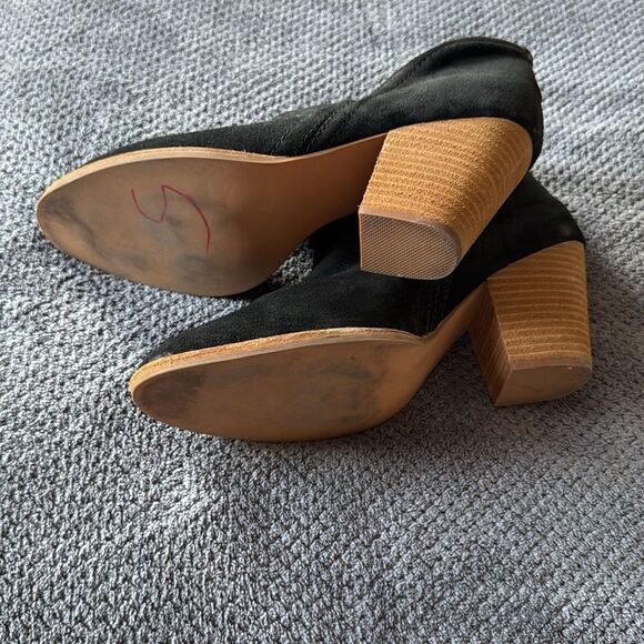 Jeffrey Campbell Black Suede Rosalee Booties Size 9.5 V Cut Stacked Heel Western - Picture 7 of 10